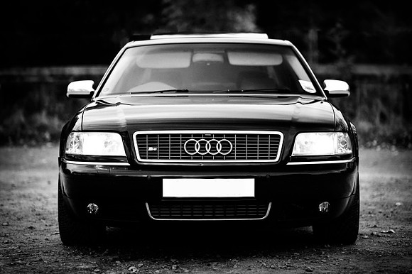 Amar S8_2009_10_17_22_b&w.JPG